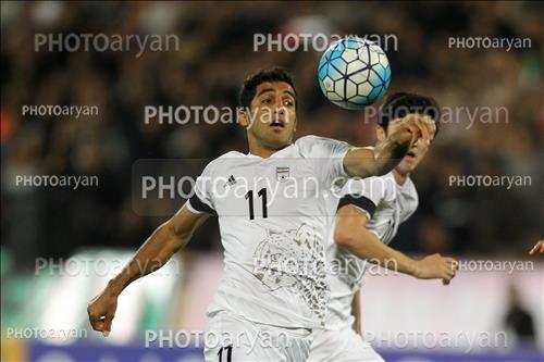 <span style='background: #33747a;font-weight: 300;font-size: 10px;box-shadow: 2px 3px 5px black;border-radius: 2px;margin: 2px;color: #fff;padding: 2px 5px;font - size: 10px;line - height: 22px; '>وحید امیری</span> 