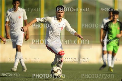 <span style='background: #33747a;font-weight: 300;font-size: 10px;box-shadow: 2px 3px 5px black;border-radius: 2px;margin: 2px;color: #fff;padding: 2px 5px;font - size: 10px;line - height: 22px; '>علی خدایی</span> 