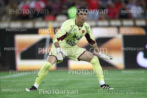 <span style='background: #33747a;font-weight: 300;font-size: 10px;box-shadow: 2px 3px 5px black;border-radius: 2px;margin: 2px;color: #fff;padding: 2px 5px;font - size: 10px;line - height: 22px; '>علیرضا بیرانوند</span> 