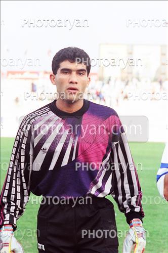 <span style='background: #33747a;font-weight: 300;font-size: 10px;box-shadow: 2px 3px 5px black;border-radius: 2px;margin: 2px;color: #fff;padding: 2px 5px;font - size: 10px;line - height: 22px; '>احمدرضا عابدزاده Ahmad Reza Abedzadeh</span> 