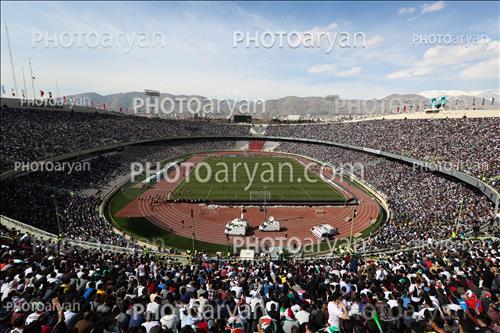 <span style='background: #33747a;font-weight: 300;font-size: 10px;box-shadow: 2px 3px 5px black;border-radius: 2px;margin: 2px;color: #fff;padding: 2px 5px;font - size: 10px;line - height: 22px; '>تماشاگران</span> 