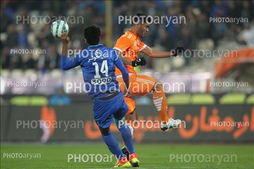 <span style='background: #33747a;font-weight: 300;font-size: 10px;box-shadow: 2px 3px 5px black;border-radius: 2px;margin: 2px;color: #fff;padding: 2px 5px;font - size: 10px;line - height: 22px; '>فرشید باقری</span> 