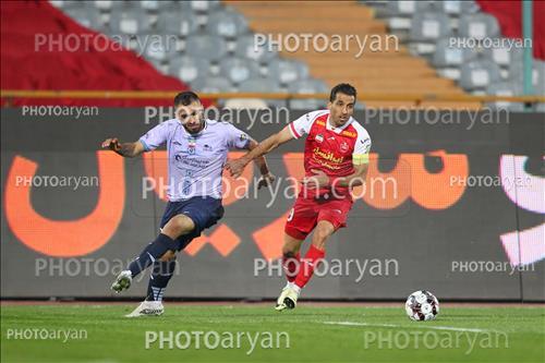 <span style='background: #33747a;box-shadow: 2px 3px 5px black;font-weight: 300;font-size: 10px;border-radius: 2px;margin: 2px;color: #fff;padding: 2px 5px;font - size: 10px;line - height: 22px; '>وحید امیری</span> 