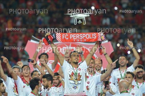 <span style='background: #33747a;font-weight: 300;font-size: 10px;box-shadow: 2px 3px 5px black;border-radius: 2px;margin: 2px;color: #fff;padding: 2px 5px;font - size: 10px;line - height: 22px; '>علی علیپور</span> 