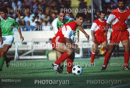 <span style='background: #33747a;font-weight: 300;font-size: 10px;box-shadow: 2px 3px 5px black;border-radius: 2px;margin: 2px;color: #fff;padding: 2px 5px;font - size: 10px;line - height: 22px; '>مرتضی کرمانی مقدم</span> 