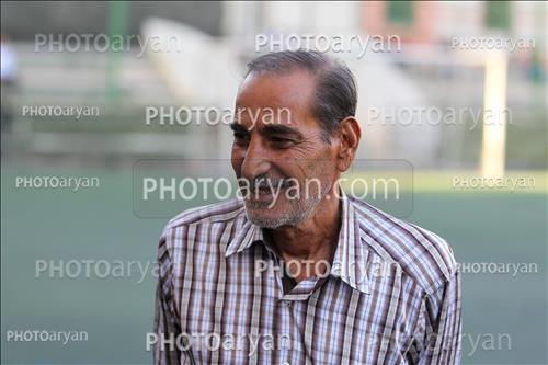 <span style='background: #33747a;box-shadow: 2px 3px 5px black;font-weight: 300;font-size: 10px;border-radius: 2px;margin: 2px;color: #fff;padding: 2px 5px;font - size: 10px;line - height: 22px; '>علیرضا عزیزی</span> 