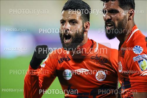 <span style='background: #33747a;box-shadow: 2px 3px 5px black;font-weight: 300;font-size: 10px;border-radius: 2px;margin: 2px;color: #fff;padding: 2px 5px;font - size: 10px;line - height: 22px; '>محمد عباس زاده</span> 