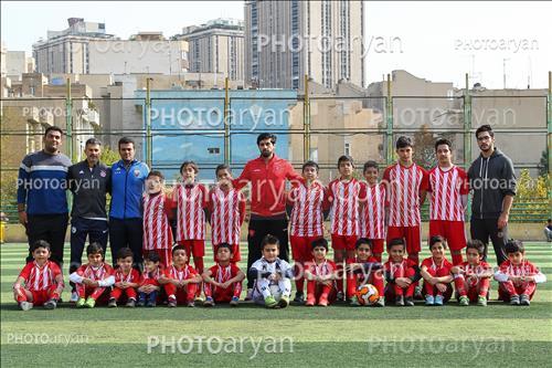 <span style='background: #33747a;box-shadow: 2px 3px 5px black;font-weight: 300;font-size: 10px;border-radius: 2px;margin: 2px;color: #fff;padding: 2px 5px;font - size: 10px;line - height: 22px; '>اردلان آشتیانی</span> 