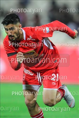 <span style='background: #33747a;font-weight: 300;font-size: 10px;box-shadow: 2px 3px 5px black;border-radius: 2px;margin: 2px;color: #fff;padding: 2px 5px;font - size: 10px;line - height: 22px; '>آدام همتی</span> 