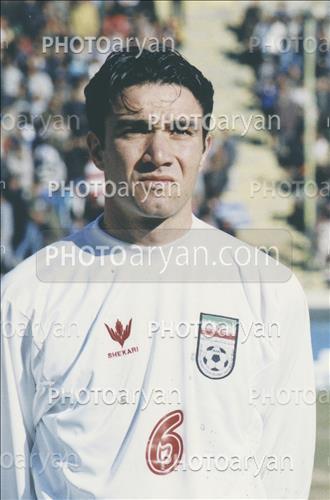 <span style='background: #33747a;box-shadow: 2px 3px 5px black;font-weight: 300;font-size: 10px;border-radius: 2px;margin: 2px;color: #fff;padding: 2px 5px;font - size: 10px;line - height: 22px; '>جواد نکونام</span> 