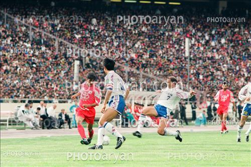 <span style='background: #33747a;box-shadow: 2px 3px 5px black;font-weight: 300;font-size: 10px;border-radius: 2px;margin: 2px;color: #fff;padding: 2px 5px;font - size: 10px;line - height: 22px; '>محمدرضا عقابی</span> 