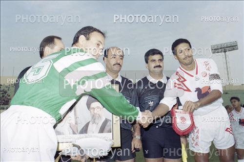 <span style='background: #33747a;box-shadow: 2px 3px 5px black;font-weight: 300;font-size: 10px;border-radius: 2px;margin: 2px;color: #fff;padding: 2px 5px;font - size: 10px;line - height: 22px; '>ابراهیم قاسمپور</span> <span style='background: #33747a;box-shadow: 2px 3px 5px black;font-weight: 300;font-size: 10px;border-radius: 2px;margin: 2px;color: #fff;padding: 2px 5px;font - size: 10px;line - height: 22px; '>کاپیتان ها</span> 