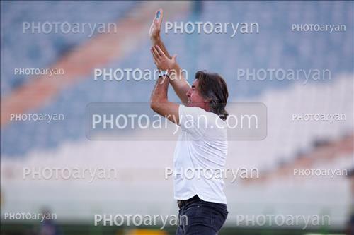 <span style='background: #33747a;font-weight: 300;font-size: 10px;box-shadow: 2px 3px 5px black;border-radius: 2px;margin: 2px;color: #fff;padding: 2px 5px;font - size: 10px;line - height: 22px; '>ریکاردو ساپینتو Ricardo Sá Pinto </span> 