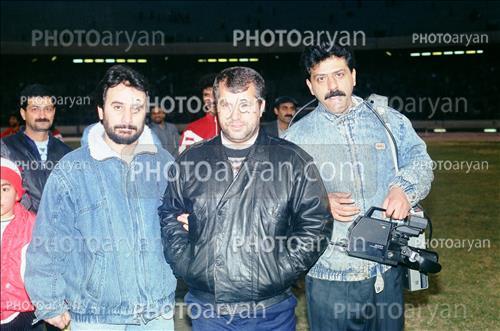 <span style='background: #33747a;font-weight: 300;font-size: 10px;box-shadow: 2px 3px 5px black;border-radius: 2px;margin: 2px;color: #fff;padding: 2px 5px;font - size: 10px;line - height: 22px; '>علی پروین  Ali Parvin</span> 