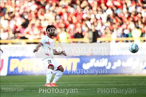 <span style='background: #33747a;box-shadow: 2px 3px 5px black;font-weight: 300;font-size: 10px;border-radius: 2px;margin: 2px;color: #fff;padding: 2px 5px;font - size: 10px;line - height: 22px; '>میلاد کمندانی</span> 