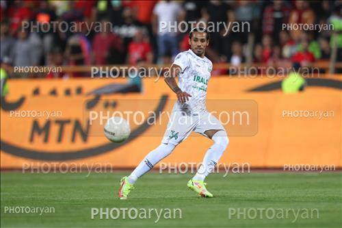 <span style='background: #33747a;box-shadow: 2px 3px 5px black;font-weight: 300;font-size: 10px;border-radius: 2px;margin: 2px;color: #fff;padding: 2px 5px;font - size: 10px;line - height: 22px; '>میلاد فخرالدینی</span> 