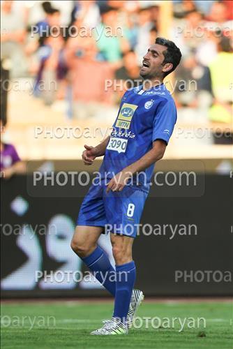 <span style='background: #33747a;box-shadow: 2px 3px 5px black;font-weight: 300;font-size: 10px;border-radius: 2px;margin: 2px;color: #fff;padding: 2px 5px;font - size: 10px;line - height: 22px; '>مجتبی جباری</span> 