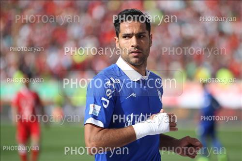 <span style='background: #33747a;font-weight: 300;font-size: 10px;box-shadow: 2px 3px 5px black;border-radius: 2px;margin: 2px;color: #fff;padding: 2px 5px;font - size: 10px;line - height: 22px; '>امیرحسین صادقی</span> 