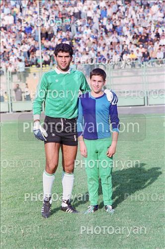 <span style='background: #33747a;font-weight: 300;font-size: 10px;box-shadow: 2px 3px 5px black;border-radius: 2px;margin: 2px;color: #fff;padding: 2px 5px;font - size: 10px;line - height: 22px; '>احمدرضا عابدزاده Ahmad Reza Abedzadeh</span> 