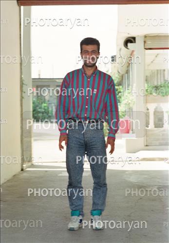 <span style='background: #33747a;box-shadow: 2px 3px 5px black;font-weight: 300;font-size: 10px;border-radius: 2px;margin: 2px;color: #fff;padding: 2px 5px;font - size: 10px;line - height: 22px; '>حمیدروزبهانی</span> 