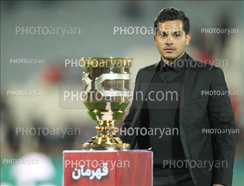 <span style='background: #33747a;box-shadow: 2px 3px 5px black;font-weight: 300;font-size: 10px;border-radius: 2px;margin: 2px;color: #fff;padding: 2px 5px;font - size: 10px;line - height: 22px; '>امیرحسین فراهانی</span> 