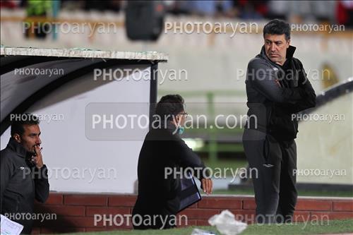 <span style='background: #33747a;font-weight: 300;font-size: 10px;box-shadow: 2px 3px 5px black;border-radius: 2px;margin: 2px;color: #fff;padding: 2px 5px;font - size: 10px;line - height: 22px; '>محمد نوازی</span> 