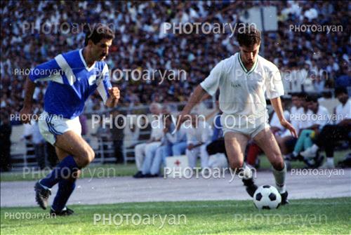 <span style='background: #33747a;font-weight: 300;font-size: 10px;box-shadow: 2px 3px 5px black;border-radius: 2px;margin: 2px;color: #fff;padding: 2px 5px;font - size: 10px;line - height: 22px; '>مهدی فنونی زاده</span> 