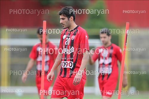 <span style='background: #33747a;box-shadow: 2px 3px 5px black;font-weight: 300;font-size: 10px;border-radius: 2px;margin: 2px;color: #fff;padding: 2px 5px;font - size: 10px;line - height: 22px; '>علیرضا نورمحمدی</span> 