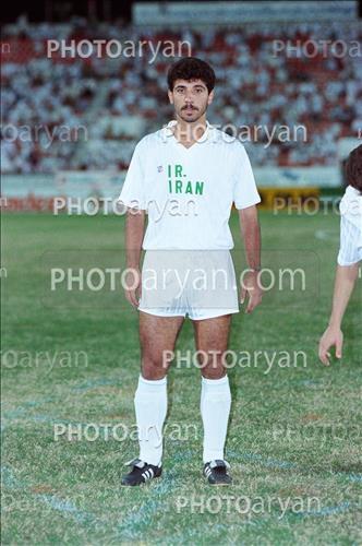 <span style='background: #33747a;font-weight: 300;font-size: 10px;box-shadow: 2px 3px 5px black;border-radius: 2px;margin: 2px;color: #fff;padding: 2px 5px;font - size: 10px;line - height: 22px; '>مجتبی محرمی</span> 