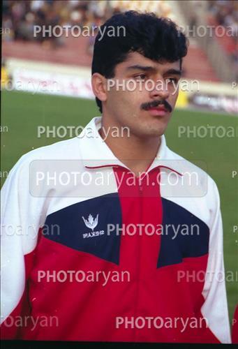 <span style='background: #33747a;box-shadow: 2px 3px 5px black;font-weight: 300;font-size: 10px;border-radius: 2px;margin: 2px;color: #fff;padding: 2px 5px;font - size: 10px;line - height: 22px; '>بهزاد داداش زاده</span> 