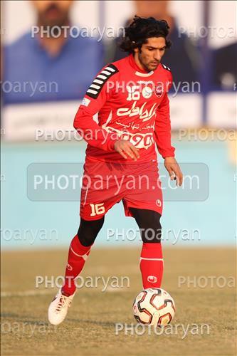 <span style='background: #33747a;font-weight: 300;font-size: 10px;box-shadow: 2px 3px 5px black;border-radius: 2px;margin: 2px;color: #fff;padding: 2px 5px;font - size: 10px;line - height: 22px; '>رضا خالقی فر</span> 