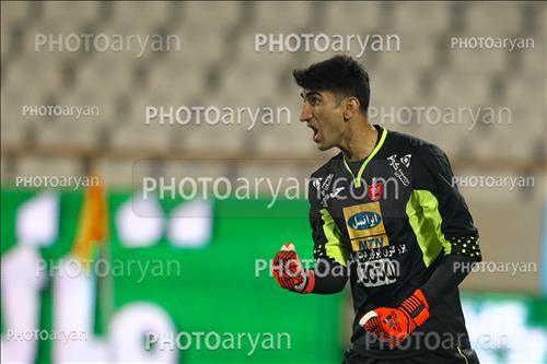 <span style='background: #33747a;font-weight: 300;font-size: 10px;box-shadow: 2px 3px 5px black;border-radius: 2px;margin: 2px;color: #fff;padding: 2px 5px;font - size: 10px;line - height: 22px; '>علیرضا بیرانوند</span> 