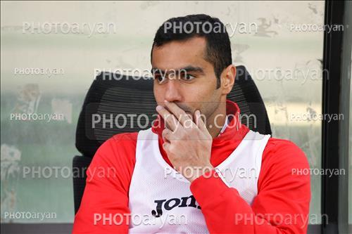 <span style='background: #33747a;font-weight: 300;font-size: 10px;box-shadow: 2px 3px 5px black;border-radius: 2px;margin: 2px;color: #fff;padding: 2px 5px;font - size: 10px;line - height: 22px; '>محسن ربیع خواه</span> 