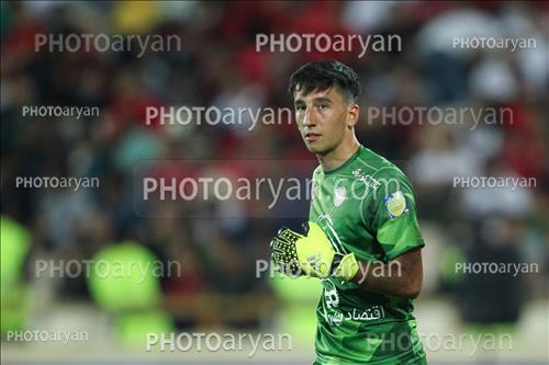 <span style='background: #33747a;box-shadow: 2px 3px 5px black;font-weight: 300;font-size: 10px;border-radius: 2px;margin: 2px;color: #fff;padding: 2px 5px;font - size: 10px;line - height: 22px; '>رامین فرجی</span> 