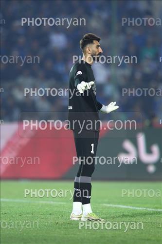 استقلال 0-تراکتور 2    (1403/08/10)