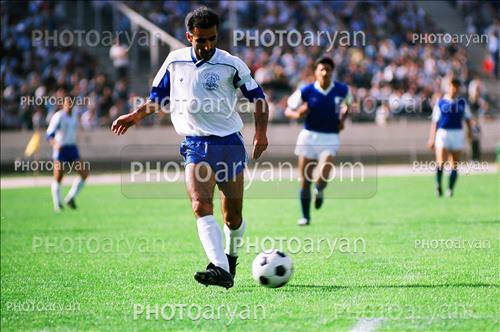 <span style='background: #33747a;box-shadow: 2px 3px 5px black;font-weight: 300;font-size: 10px;border-radius: 2px;margin: 2px;color: #fff;padding: 2px 5px;font - size: 10px;line - height: 22px; '>محمد احمدزاده</span> 