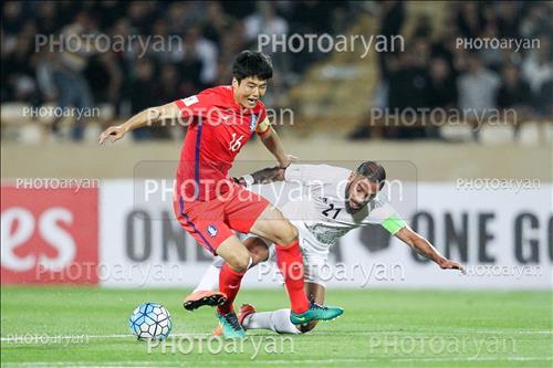 <span style='background: #33747a;font-weight: 300;font-size: 10px;box-shadow: 2px 3px 5px black;border-radius: 2px;margin: 2px;color: #fff;padding: 2px 5px;font - size: 10px;line - height: 22px; '>اشکان دژاگه</span> <span style='background: #33747a;font-weight: 300;font-size: 10px;box-shadow: 2px 3px 5px black;border-radius: 2px;margin: 2px;color: #fff;padding: 2px 5px;font - size: 10px;line - height: 22px; '>Ki Sung-yueng</span> 