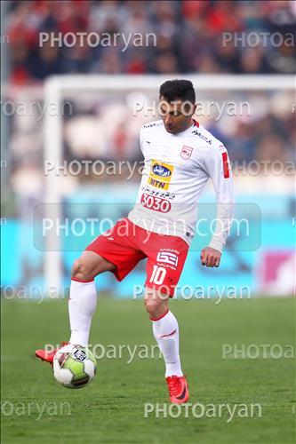 <span style='background: #33747a;box-shadow: 2px 3px 5px black;font-weight: 300;font-size: 10px;border-radius: 2px;margin: 2px;color: #fff;padding: 2px 5px;font - size: 10px;line - height: 22px; '>محمد ابراهیمی</span> 