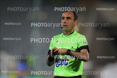 <span style='background: #33747a;box-shadow: 2px 3px 5px black;font-weight: 300;font-size: 10px;border-radius: 2px;margin: 2px;color: #fff;padding: 2px 5px;font - size: 10px;line - height: 22px; '>سید حسین زرگر</span> 