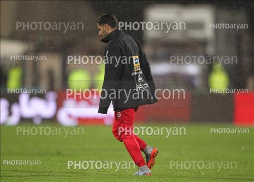 <span style='background: #33747a;font-weight: 300;font-size: 10px;box-shadow: 2px 3px 5px black;border-radius: 2px;margin: 2px;color: #fff;padding: 2px 5px;font - size: 10px;line - height: 22px; '>صادق محرمی</span> 