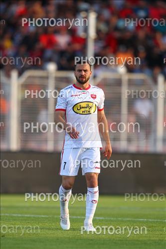 <span style='background: #33747a;font-weight: 300;font-size: 10px;box-shadow: 2px 3px 5px black;border-radius: 2px;margin: 2px;color: #fff;padding: 2px 5px;font - size: 10px;line - height: 22px; '>سروش رفیعی</span> 