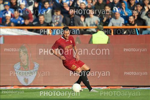 <span style='background: #33747a;box-shadow: 2px 3px 5px black;font-weight: 300;font-size: 10px;border-radius: 2px;margin: 2px;color: #fff;padding: 2px 5px;font - size: 10px;line - height: 22px; '>یونس شاکری</span> 