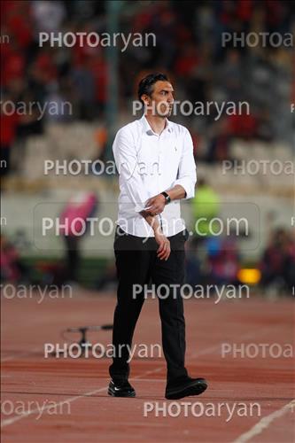 <span style='background: #33747a;box-shadow: 2px 3px 5px black;font-weight: 300;font-size: 10px;border-radius: 2px;margin: 2px;color: #fff;padding: 2px 5px;font - size: 10px;line - height: 22px; '>سید مهدی رحمتی</span> 