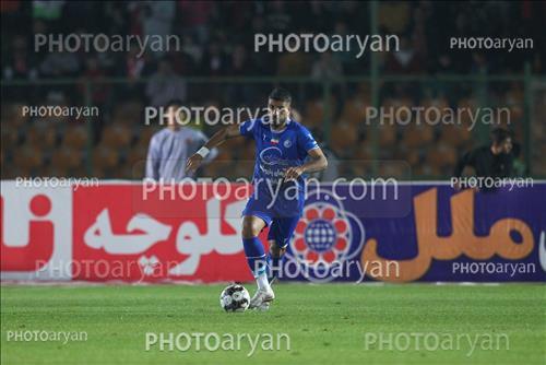 استقلال 0-تراکتور 2    (1403/08/10)