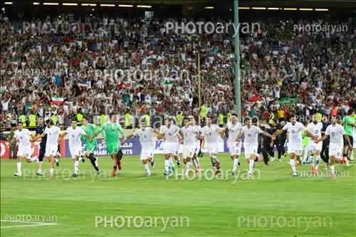 <span style='background: #33747a;box-shadow: 2px 3px 5px black;font-weight: 300;font-size: 10px;border-radius: 2px;margin: 2px;color: #fff;padding: 2px 5px;font - size: 10px;line - height: 22px; '>عزت اله پور غاز</span> <span style='background: #33747a;box-shadow: 2px 3px 5px black;font-weight: 300;font-size: 10px;border-radius: 2px;margin: 2px;color: #fff;padding: 2px 5px;font - size: 10px;line - height: 22px; '>مهدی طارمی</span> <span style='background: #33747a;box-shadow: 2px 3px 5px black;font-weight: 300;font-size: 10px;border-radius: 2px;margin: 2px;color: #fff;padding: 2px 5px;font - size: 10px;line - height: 22px; '>وحید امیری</span> 