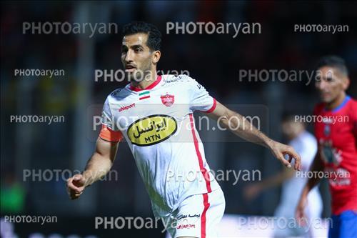 <span style='background: #33747a;box-shadow: 2px 3px 5px black;font-weight: 300;font-size: 10px;border-radius: 2px;margin: 2px;color: #fff;padding: 2px 5px;font - size: 10px;line - height: 22px; '>وحید امیری</span> 