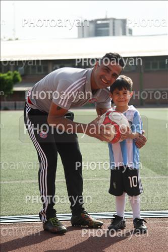 <span style='background: #33747a;box-shadow: 2px 3px 5px black;font-weight: 300;font-size: 10px;border-radius: 2px;margin: 2px;color: #fff;padding: 2px 5px;font - size: 10px;line - height: 22px; '>ولی رضایی</span> <span style='background: #33747a;box-shadow: 2px 3px 5px black;font-weight: 300;font-size: 10px;border-radius: 2px;margin: 2px;color: #fff;padding: 2px 5px;font - size: 10px;line - height: 22px; '>سیدآریا بزرگواری</span> 