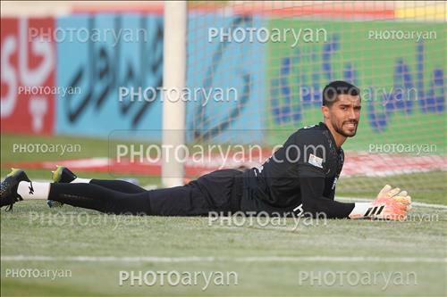 <span style='background: #33747a;font-weight: 300;font-size: 10px;box-shadow: 2px 3px 5px black;border-radius: 2px;margin: 2px;color: #fff;padding: 2px 5px;font - size: 10px;line - height: 22px; '>سید حسین حسینی</span> 