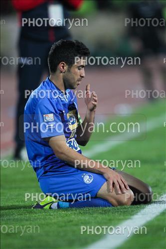 <span style='background: #33747a;font-weight: 300;font-size: 10px;box-shadow: 2px 3px 5px black;border-radius: 2px;margin: 2px;color: #fff;padding: 2px 5px;font - size: 10px;line - height: 22px; '>خسرو حیدری</span> 