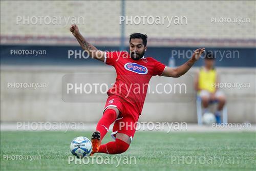 <span style='background: #33747a;font-weight: 300;font-size: 10px;box-shadow: 2px 3px 5px black;border-radius: 2px;margin: 2px;color: #fff;padding: 2px 5px;font - size: 10px;line - height: 22px; '>رامین عباسی</span> 